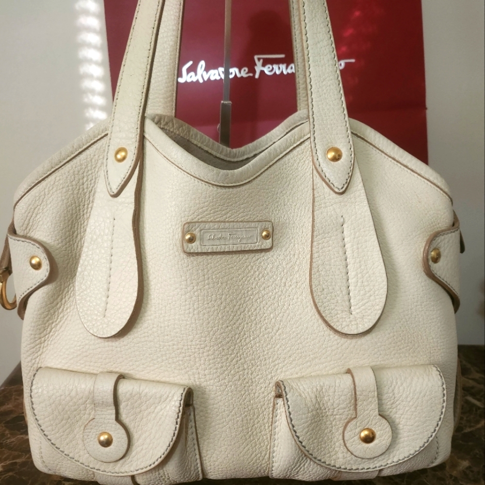 GUC Salvatore Ferragamo Pebble leather Satchel